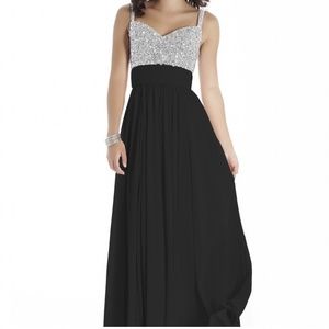 Beautiful black dress with shiny stones 💎